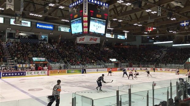 Les Remparts volent le match