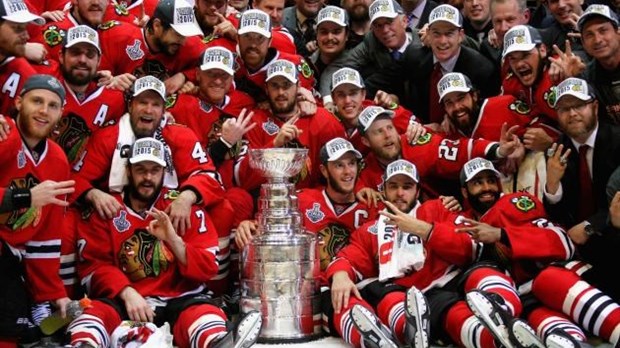 Les Blackhawks de Chicago gagnent la Coupe Stanley à la maison 