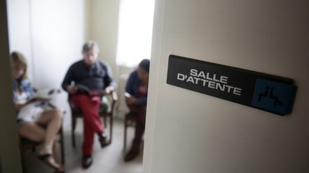 Y a-t-il un médecin dans la salle?