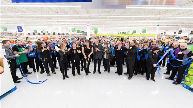 Le Walmart de Rimouski devient officiellement un Supercentre 
