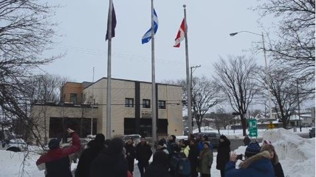 Attentat à Québec : la Ville de Rimouski met en berne ses drapeaux