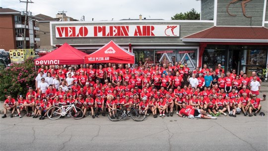 130 cyclistes unis derrière l’Association du cancer de l’Est du Québec