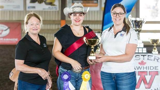 Équipe de l’Est-du-Québec, en 6 e position au Championnat d’équitation western du Québec