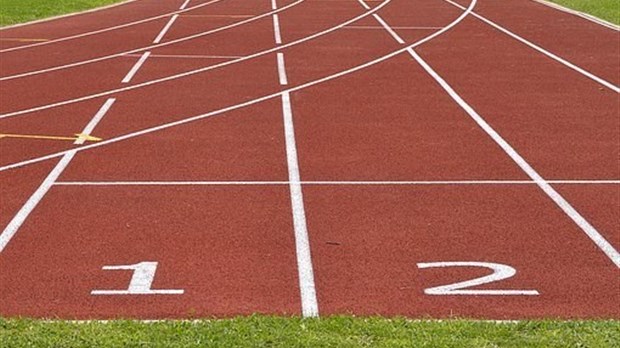 Coup de départ pour les travaux de construction de la piste d’athlétisme