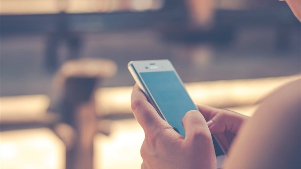 Ottawa dit surveiller la réduction du prix des forfaits internet