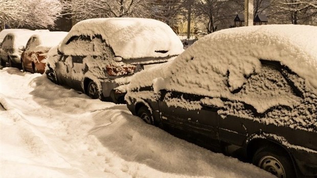 Stationnement hivernal de nuit sur rue : la réglementation maintenant en vigueur à Rimouski