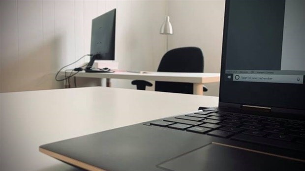 Retour au bureau et diminution de la distanciation : la CNESST fait des recommandations