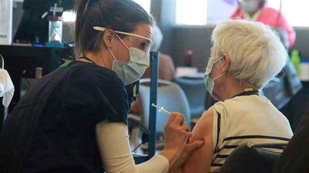 3e dose pour les plus de 80 ans : 800 personnes ont déjà pris rendez-vous
