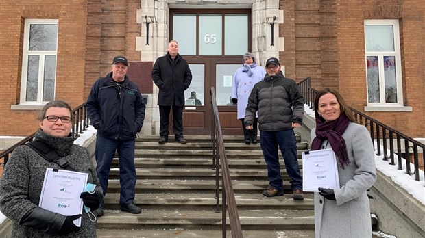 Rivière-du-Loup conclut une entente de 8 ans avec ses employés de loisirs