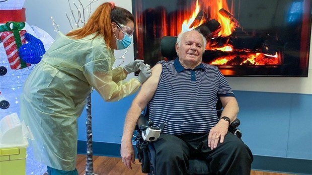 COVID-19 : la vaccination élargie aux 75 ans et plus dans la région