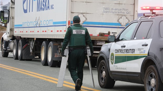 Contrôle routier Québec participe à l'opération Roadcheck