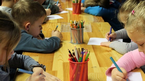 Québec veut 25 000 éducatrices dans les services de garde d'ici 2026