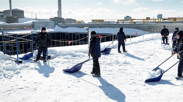 Comment éviter les accidents lors du déneigement des toitures