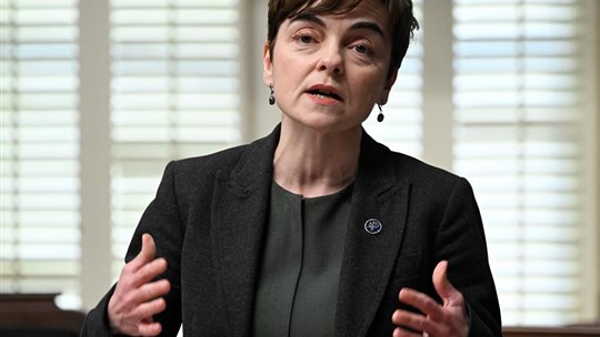 Immigration temporaire: Fréchette invite le fédéral à une «prise de conscience»