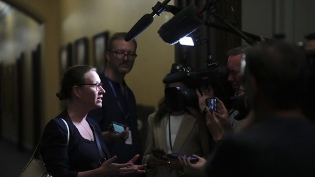 Il y a rupture, mais les idéaux décrits par Carney demeurent féministes, selon Gould