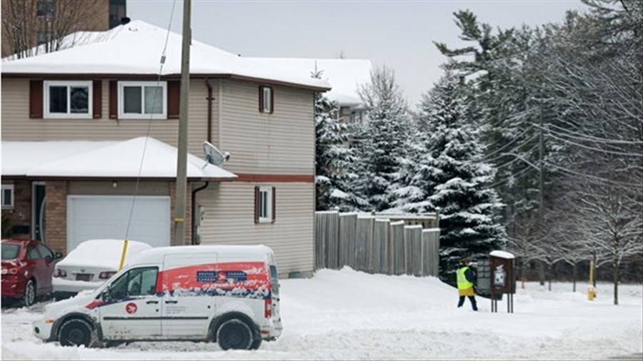 Postes Canada «parfaitement préparée» pour l'afflux de courrier pendant les Fêtes
