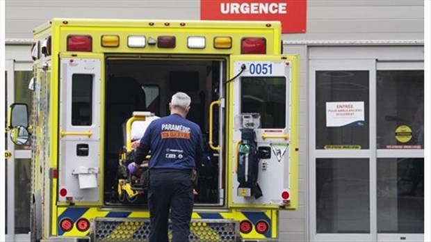 Les ambulanciers paramédicaux et techniciens ambulanciers du Québec en grève