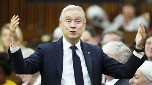 Ottawa alloue 6 milliards $ pour la relève en construction