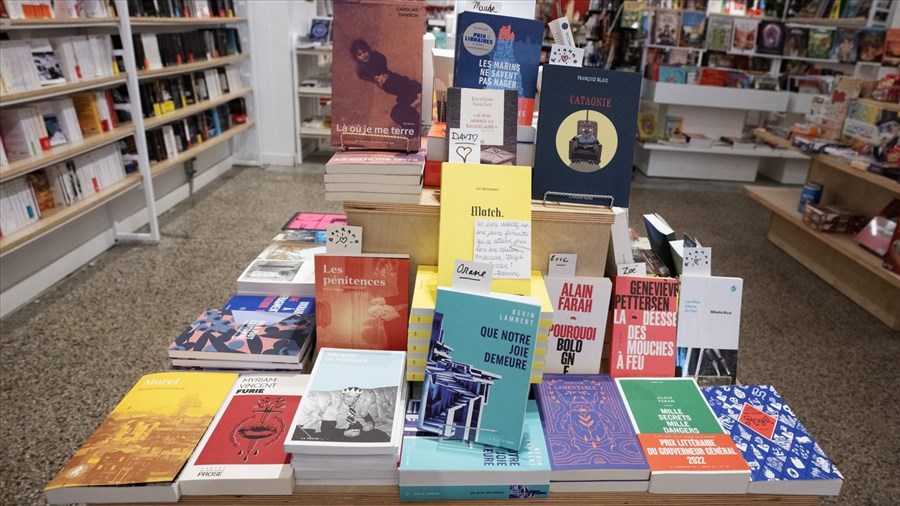 Libraires et ex-ministres dénoncent la fin d'un budget réservé aux livres scolaires